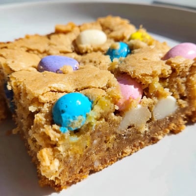 Mini Cadbury Easter Egg Blondies